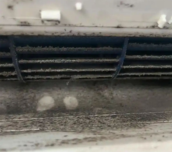 盐城空调吹的风有股烧焦味是怎么回事